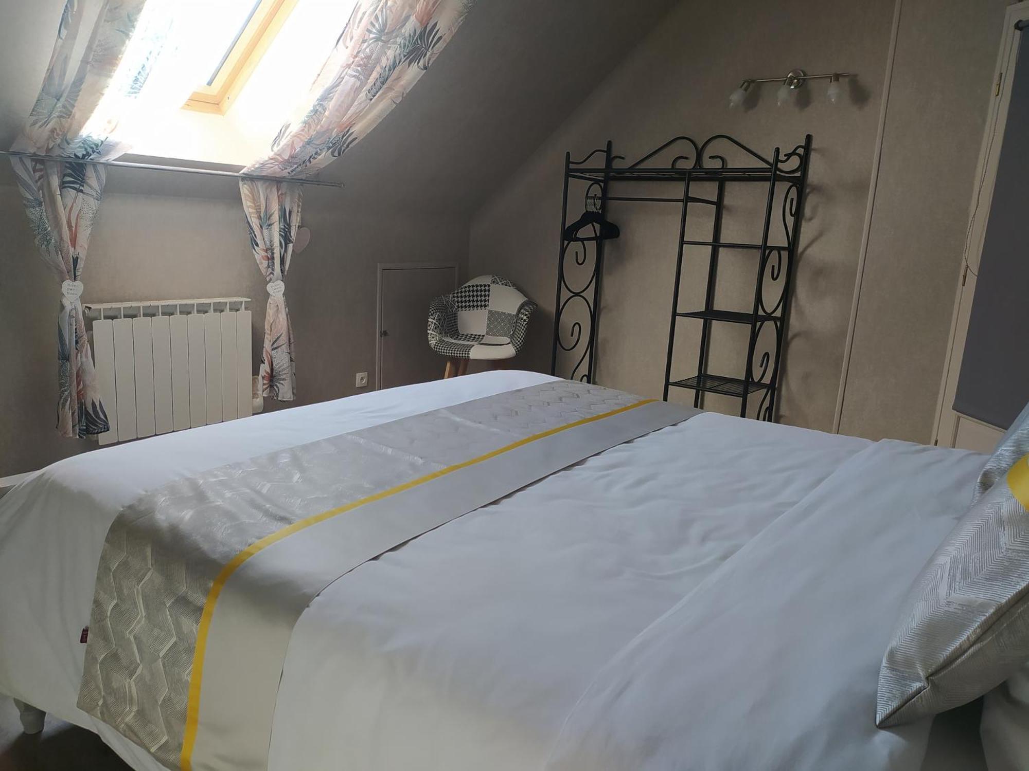 Des Roux Et Des Pious Suite De 35 A 60 M2 Et 3 Chambres Pour Groupe De 2 A 6 Personnes Civray-de-Touraine エクステリア 写真