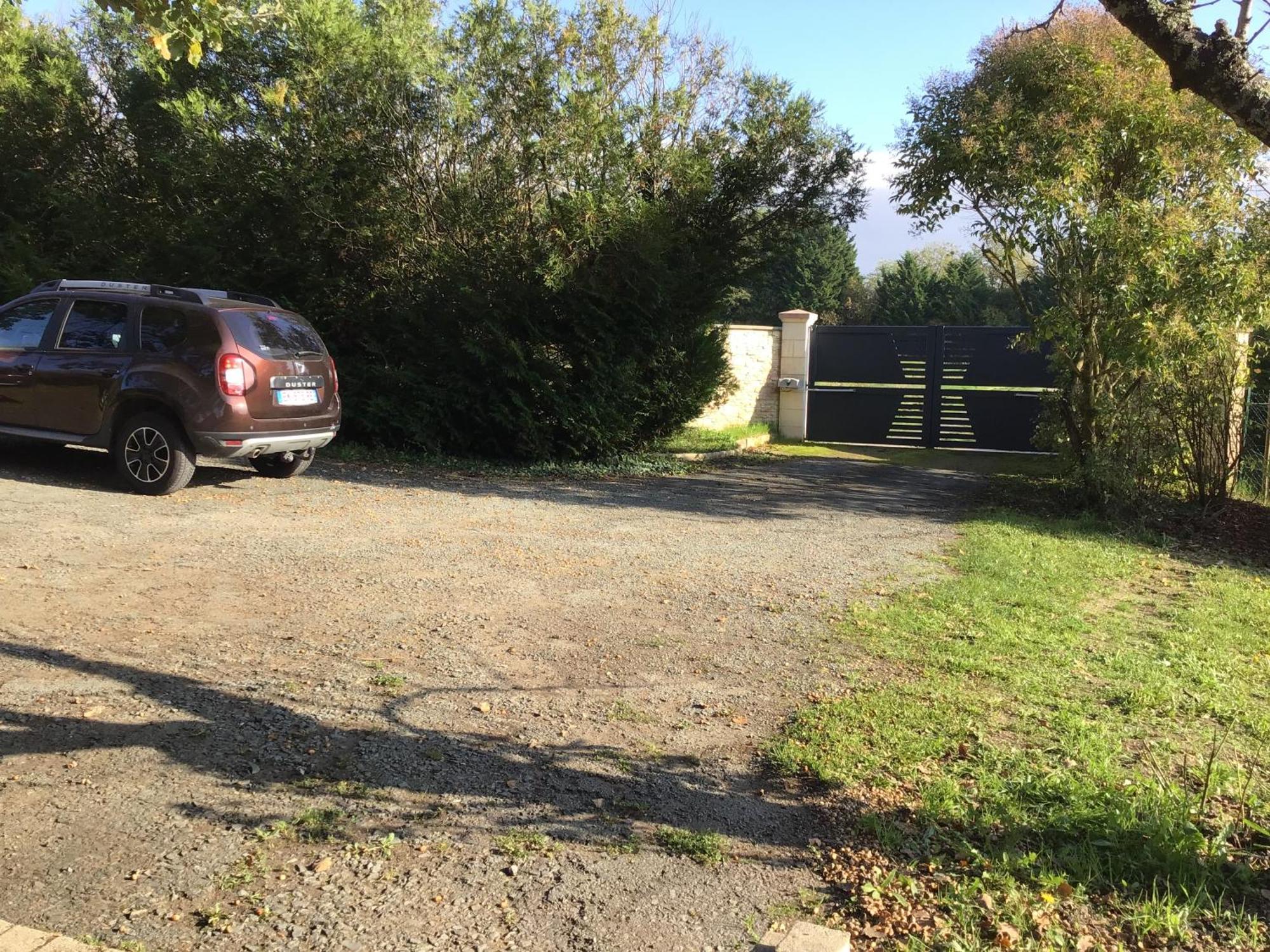 Des Roux Et Des Pious Suite De 35 A 60 M2 Et 3 Chambres Pour Groupe De 2 A 6 Personnes Civray-de-Touraine エクステリア 写真