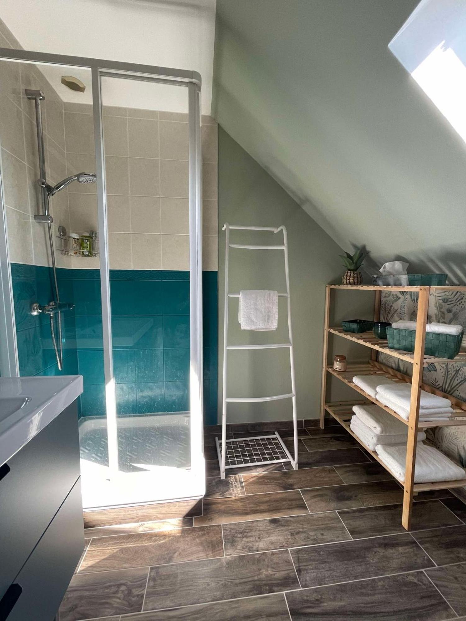 Des Roux Et Des Pious Suite De 35 A 60 M2 Et 3 Chambres Pour Groupe De 2 A 6 Personnes Civray-de-Touraine エクステリア 写真